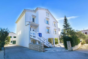 Отель Apartments Loina  Новалья